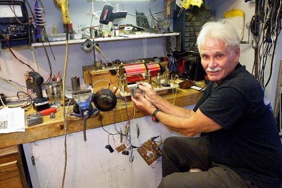 Loose coupler crystal radio, during construction.